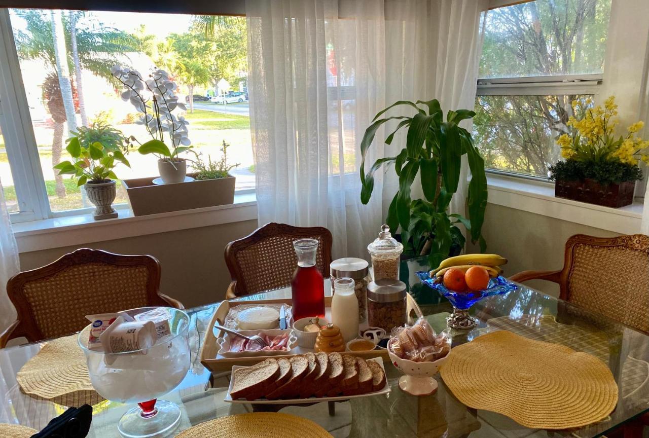 Villa Olivia Guest Rooms Hollywood Ngoại thất bức ảnh