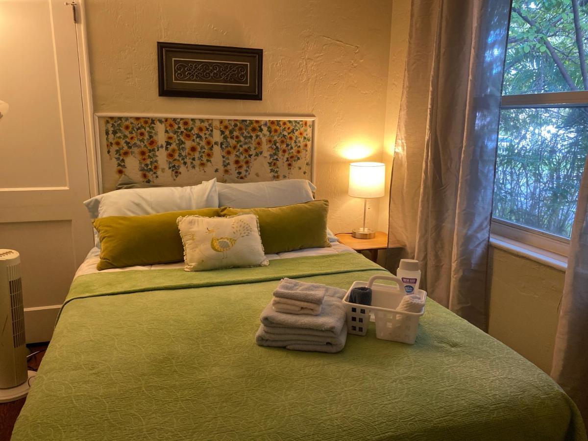 Villa Olivia Guest Rooms Hollywood Ngoại thất bức ảnh